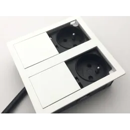 Prise électrique VersaHit 2 x 230 V FRENCH / Blanche